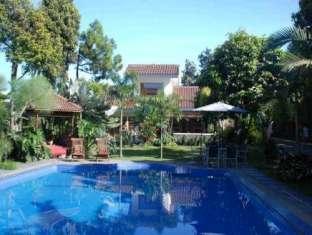 Five Cloves Pool Villa Лембанг Экстерьер фото